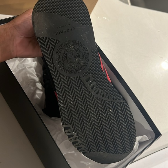 Versace - Picture 4 of 4